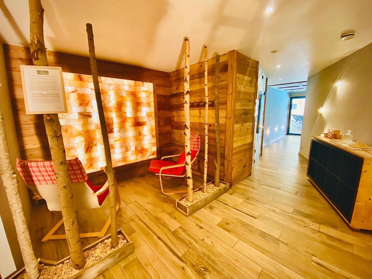 Hotel Alpina モルジヌ エクステリア 写真